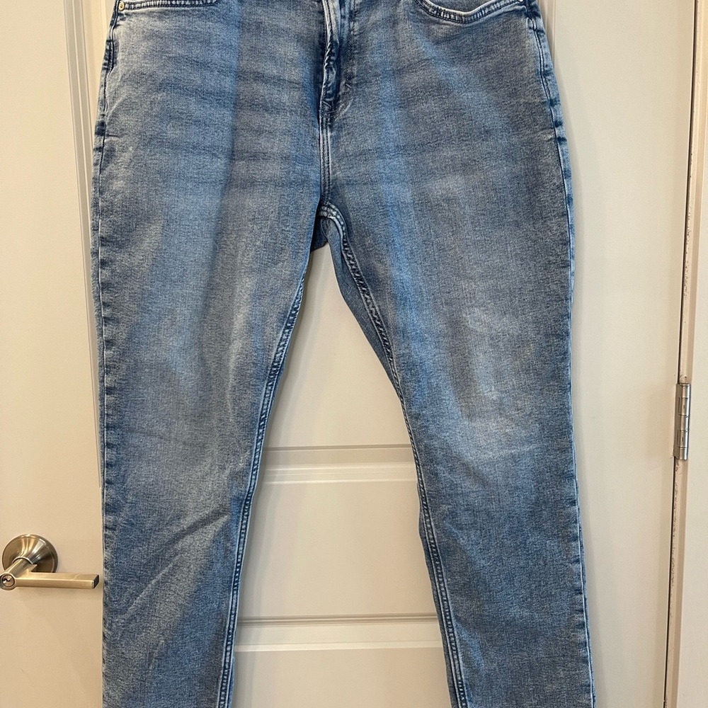 Banana Republic – Traveler Slim Jeans – Medium Wash Stretch Denim – 33x30